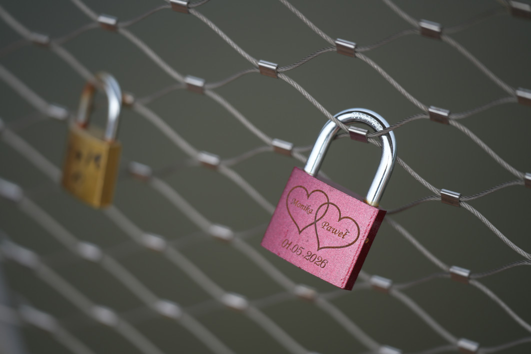 1/800 s, f/2.8, ISO 100, 180.0 mm