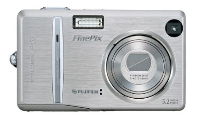  Fujifilm FinePix F455 Zoom - 5 MP w kieszeni