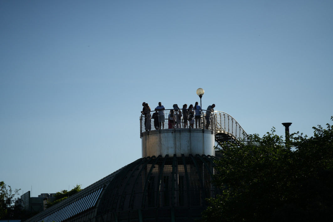 1/4000 s, f/2.8, ISO 100, 180.0 mm