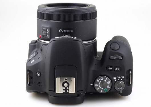 Canon EOS 200D