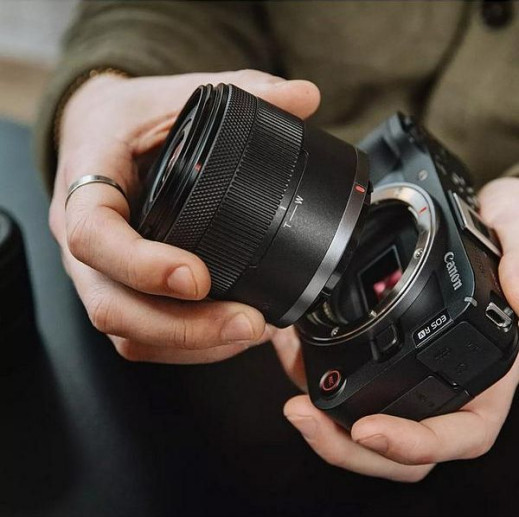 Skompletuj "zestaw na początek" z oferty Canon Cashback 2026. Oto najlepsze zestawy na start dla fotografujących i filmujących