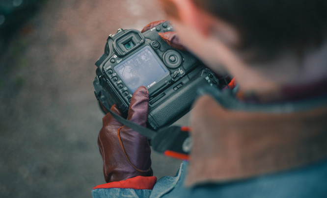  10 niezbędnych akcesoriów podczas fotografowania zimą