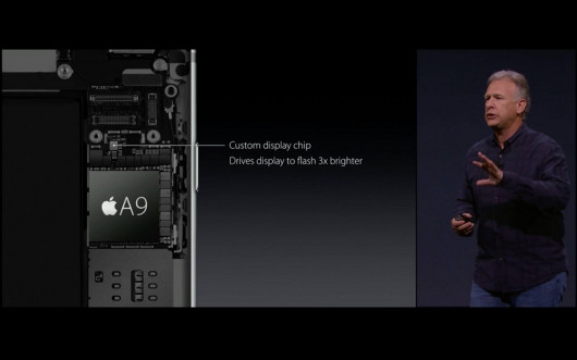 iPhone 6s - mikroprocesor odpowiadający za lampę błyskową