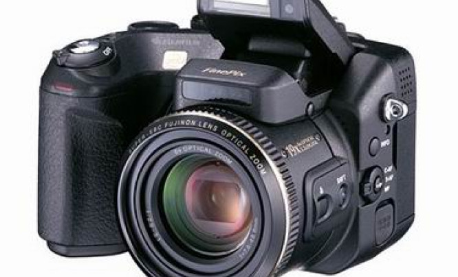  Fujifilm FinePix S7000 Zoom