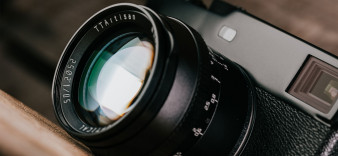 TTartisan 50 mm f/1.2 - superjasny i tani obiektyw portretowy do bezlusterkowców APS-C