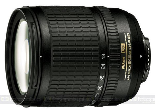 AF-S DX Zoom-Nikkor 18-135 mm f/3.5-5.6G IF-ED - bardziej uniwersalny