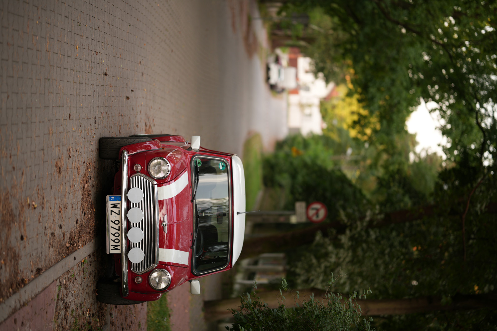 1/320 s, f/1.4, ISO 100, 85.0 mm