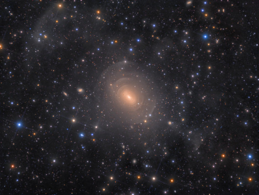 fot. ROlf Wahl Olsen, Shells of Elliptical Galaxy NGC 3923 in Hydra, 1. miejsce w kategorii Galaxies / Insight Investment Astronomy Photographer of the Year 2019