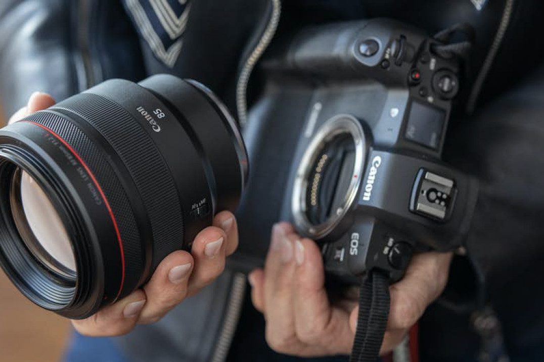 Wyjątkowe promocje na bezlusterkowe zestawy Canon w AB Foto - taniej do 3470 zł