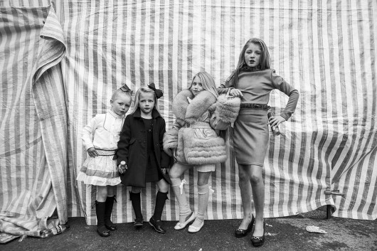 fot. Jamie Johnson,z projektu Growing Up Travelling nagroda Px3 Photographer of the Year / Px3 prix de la Photographie, Paris