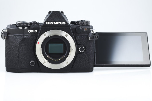 Olympusa OM-D E-M5 II