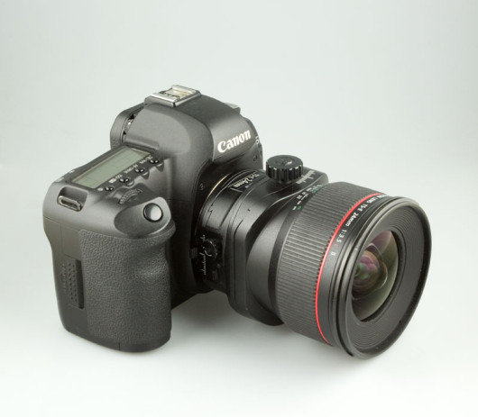 Canon EOS Mark II z obiektywem Canon TS-E 24mm f/3,5L II