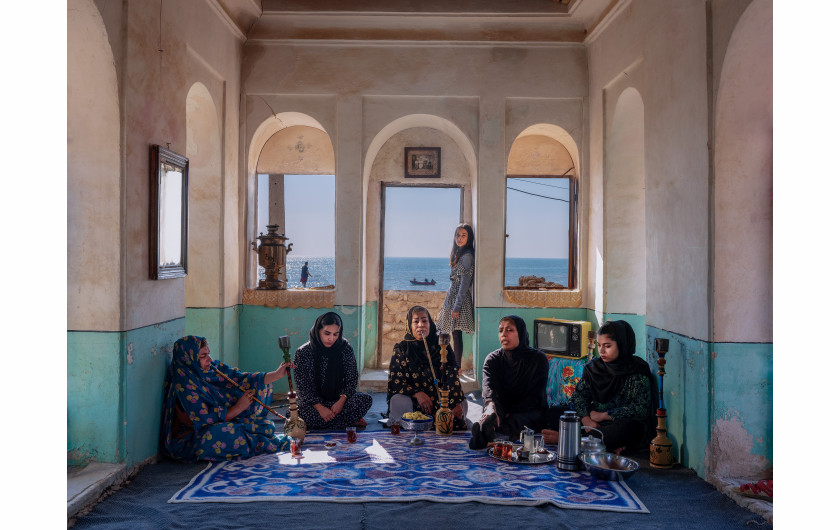 Fot. Maryam Firuzi, z serii In the shadows of silent women, 
People Photographer Of the Year (Sekcja profesjonalna) / IPA 2024