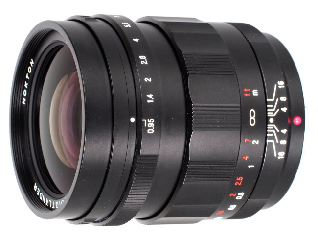 Voigtlander Nokton 25 mm f/0.95 II