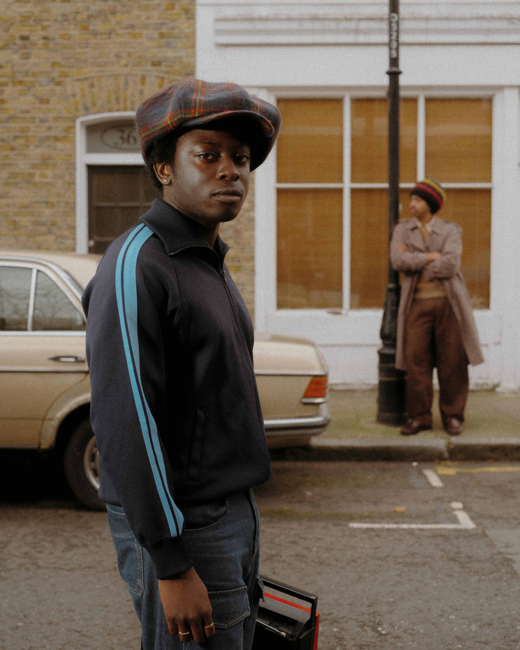 Fot. Ollie Tikare, "Micah nad Dion" / Portrait of Britain Vol. 7