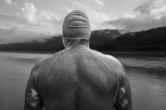 Fot. Piotr Sadurski, z projektu Swimming Yukon River, wyróżnienie w kategorii profesjonalnej Sport / Sony World Photography Awards 2024