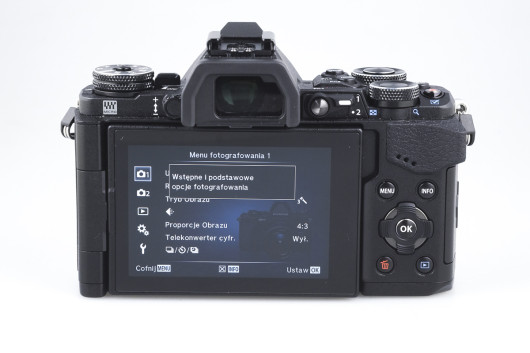 Olympusa OM-D E-M5 II - menu