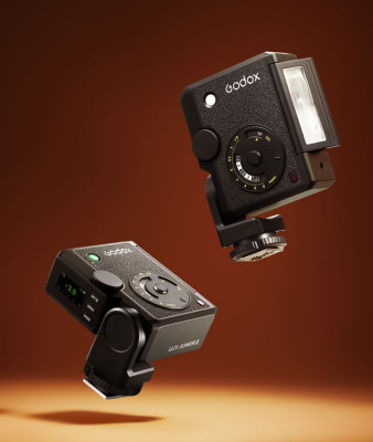 Godox Lux Junior II - kompaktowa lampa błyskowa w stylu retro z TTL i odchylaną głowicą