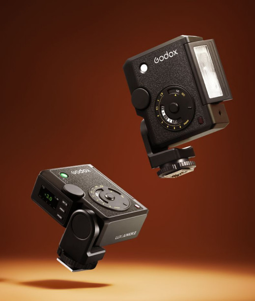 Godox Lux Junior II - kompaktowa lampa błyskowa w stylu retro z TTL i odchylaną głowicą