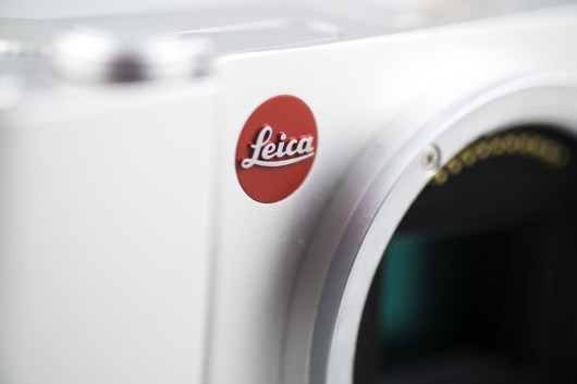 Leica T