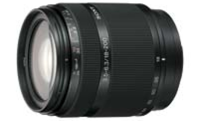  Sony A100 z superzoomem 18-200 mm - nowy zestaw handlowy