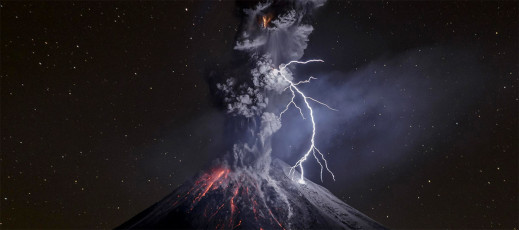 Niezwykły spektakl sił natury wygrywa w National Geographic Travel Photographer of the Year 2017. Zobaczcie galerię finałową.