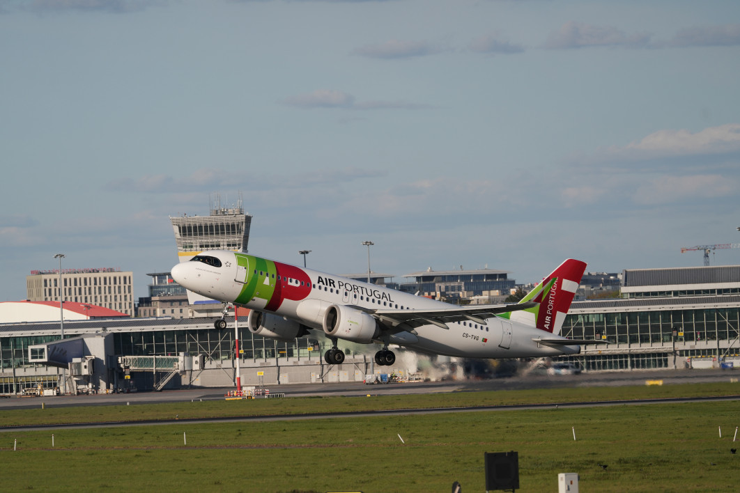 1/2500 s, f/4.5, ISO 200, 317.0 mm
