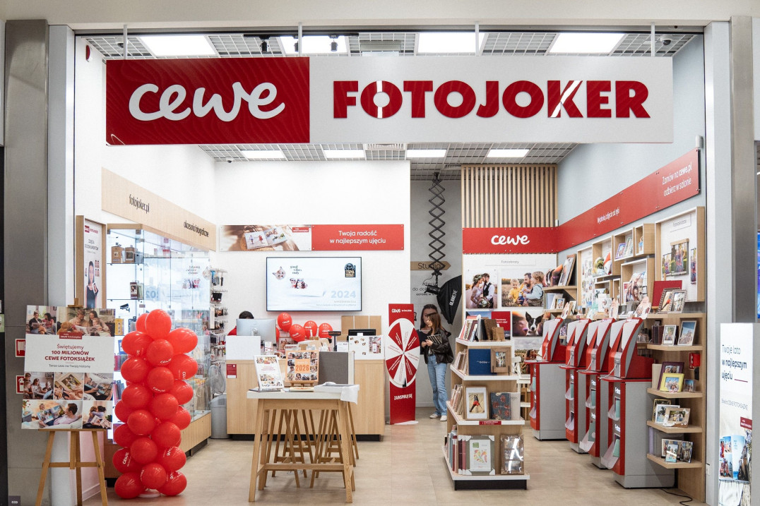 Świętujemy 100 milionów wydrukowanych CEWE FOTOKSIĄŻEK 