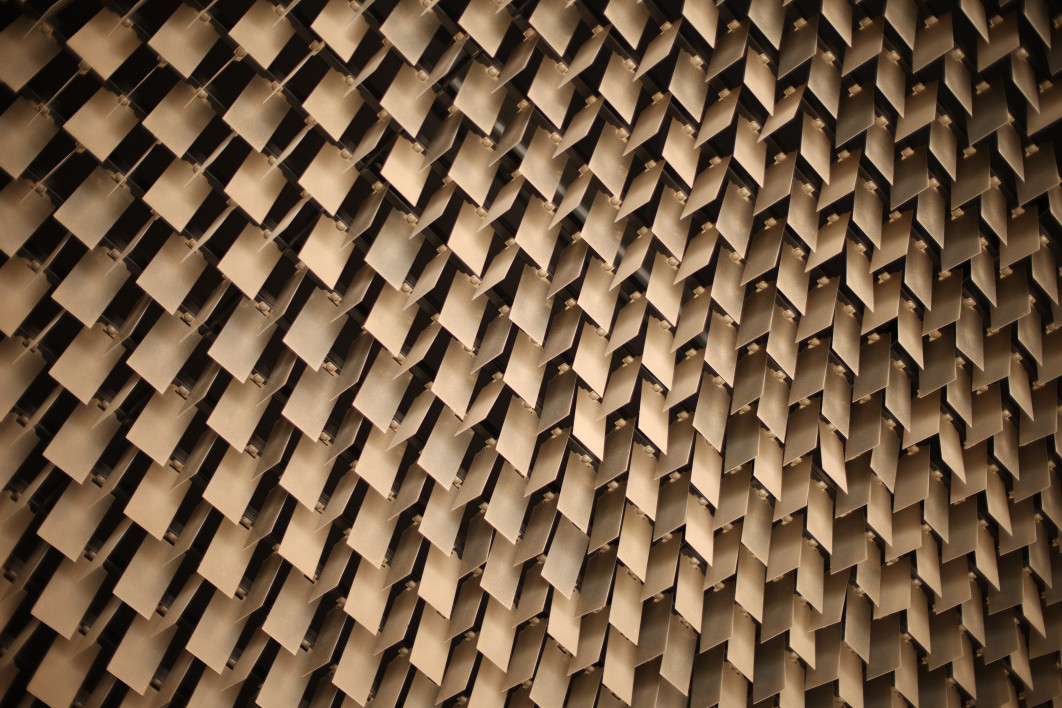 1/125 s, f/1.2, ISO 400, 45.0 mm