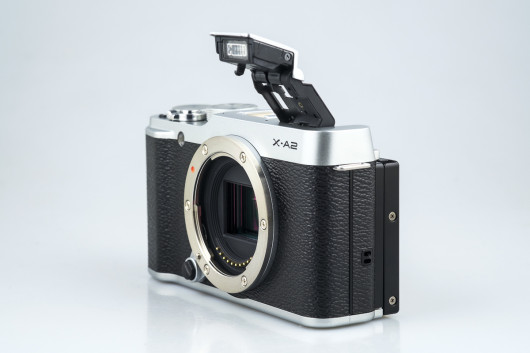 Fujifilm X-A2 - lampa błyskowa