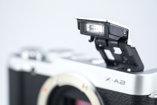 Fujifilm X-A2 - lampa błyskowa