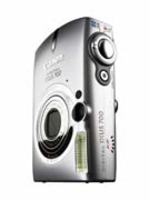 Canon Digital IXUS 700 - nowa obudowa i 7 mega