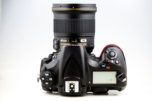 Nikon AF-S Nikkor 24 mm f/1.8G ED z aparatem Nikon D810