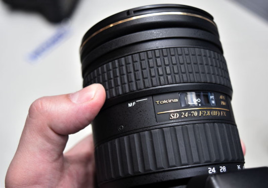 nowa Tokina AT-X 24-70mm f/2.8 PRO FX ma pierścień przełączający na tryb ostrzenia ręcznego