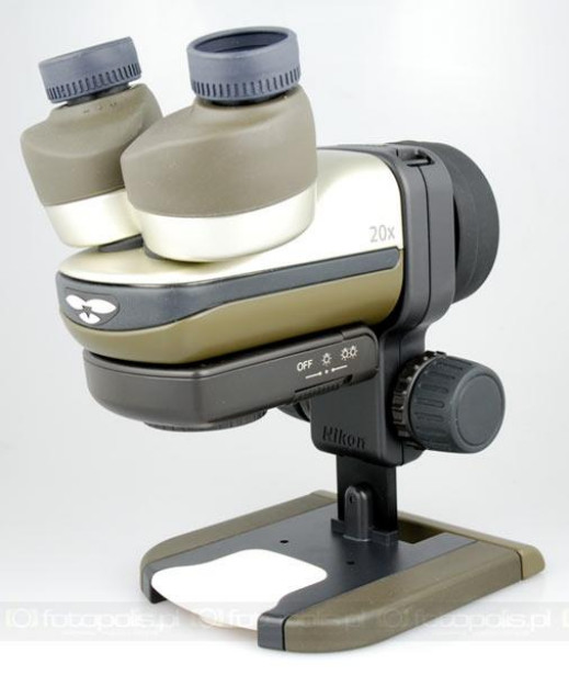 EZ-MICRO - 20-krotne powiększenie fotografowanego przedmiotu dzięki sprzężonemu z aparatem mikroskopowi firmy Nikon.