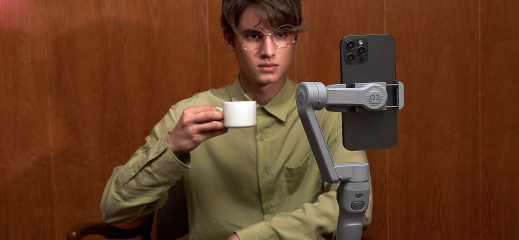 Zhiyun Smooth Q3 - gimbal do smartfona z wbudowanym oświetleniem