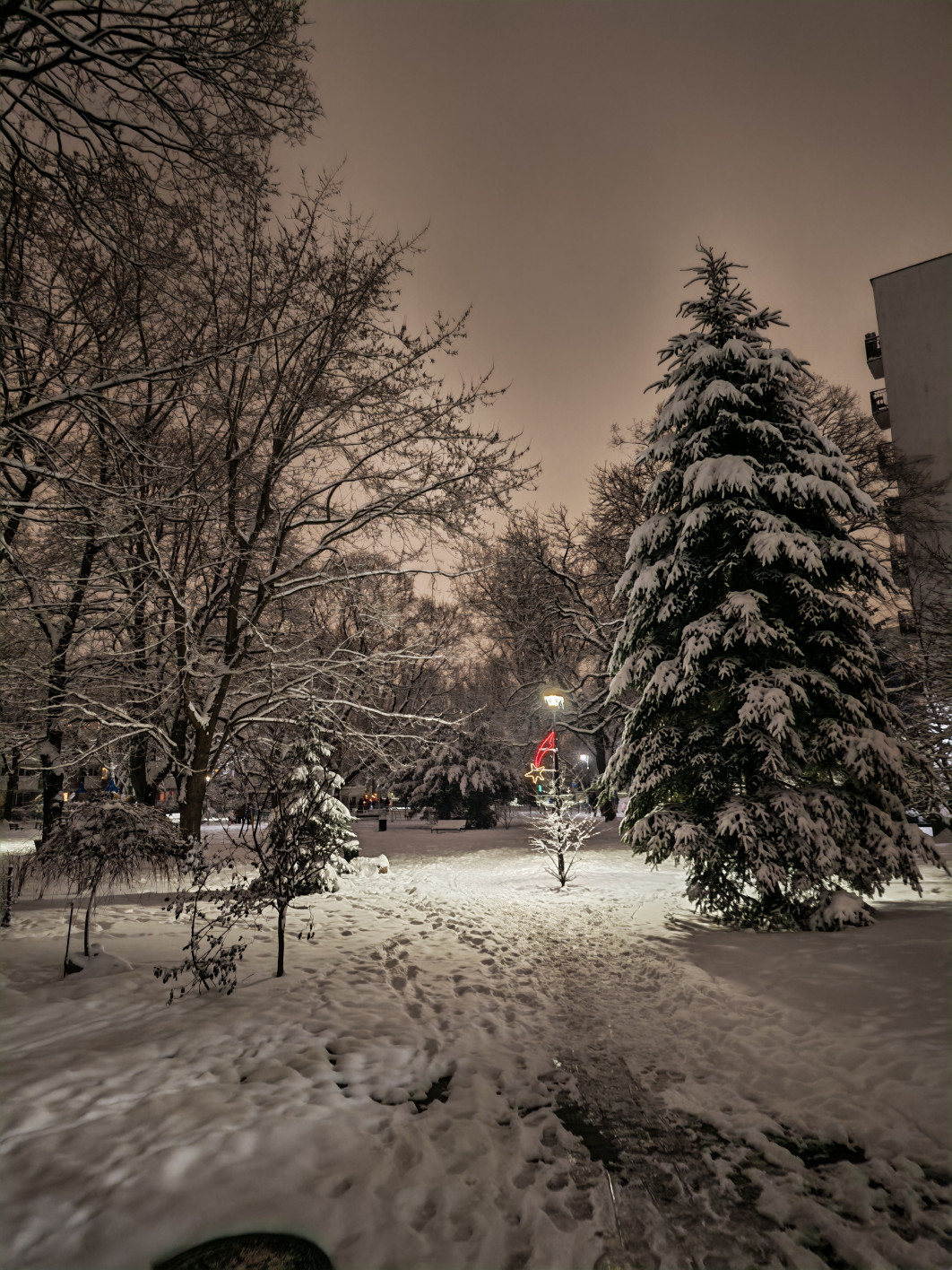 1/13 s, f/1.6, ISO 640, Moduł standardowy