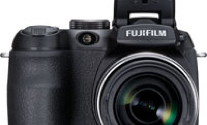  Fujifilm FinePix S1500fd - rodzinny superzoom