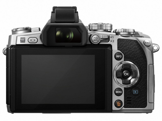 Olympus OM-D E-M1 w srebrnej wersji