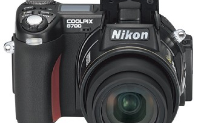  Nikon COOLPIX 8700 - standard 8 Mp