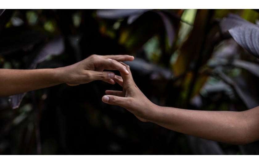 Fot. Koral Carballo, z projektu Blood Summons / Leica Women Photo Project 2025