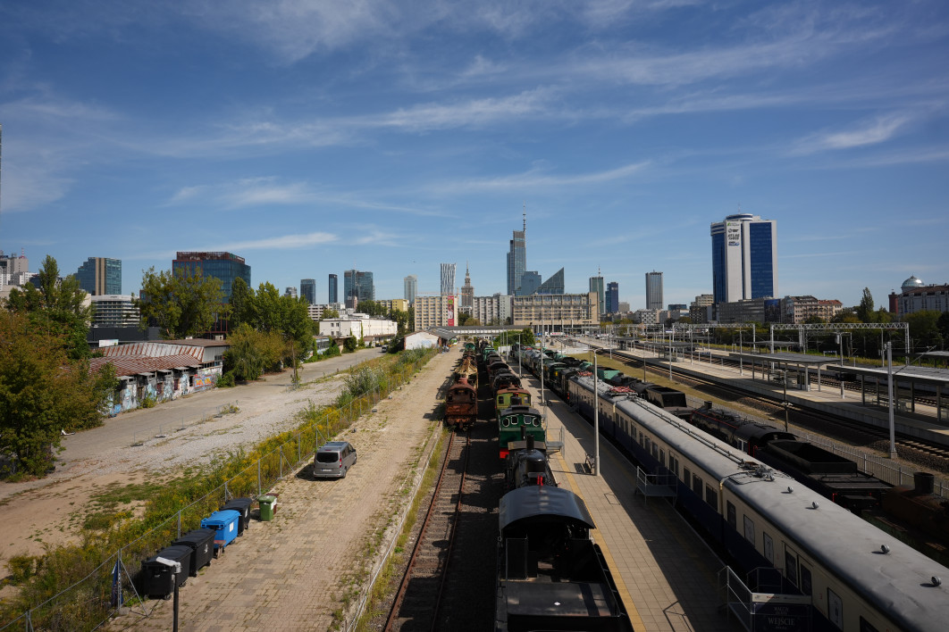 1/3200 s, f/4, ISO 200, 20 mm