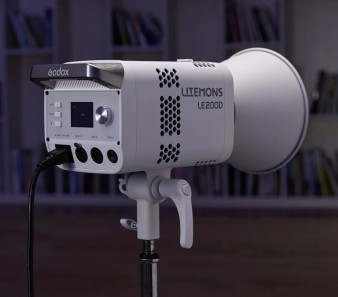 Godox Litemons LE200D: 220 W, 5600 K i sterowanie DMX/Bluetooth w budżetowej lampie COB