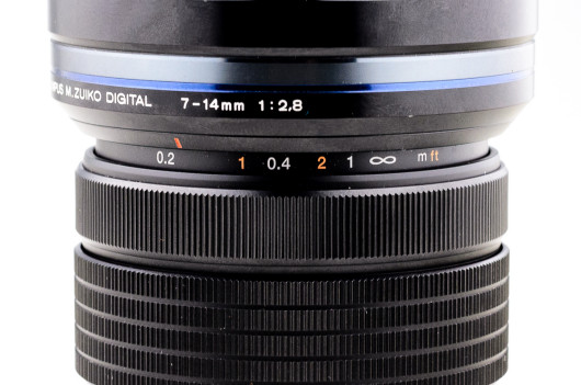 Olympus M.Zuiko 7-14 mm f/2,8 PRO - pierścień manualnego stawiania ostrości
