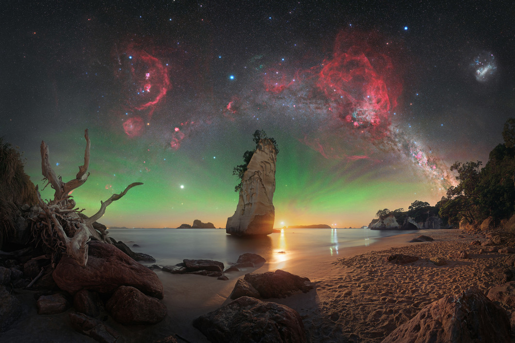 Evan McKay, "Te Hoho Rock Moonrise", nominacja w kategorii Skyscapes / ZWO Astronomy Phoographer of the Year 2026