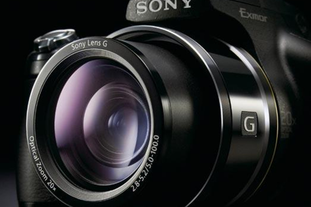 Sony Cyber-shot DSC-HX1 - naładowany technologią