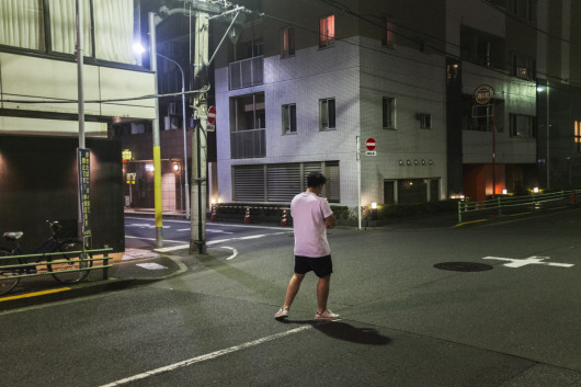 fot. Tomasz Lazar, 1. miejsce w kategorii Życie Codzienne.

Tokio. Gra Pokémon Go odniosła w Japonii ogromny sukces – zaangażowały się w nią setki osób. Można je było obserwować na ulicach szczególnie po zmierzchu i w nocy. 24 lipca 2016.