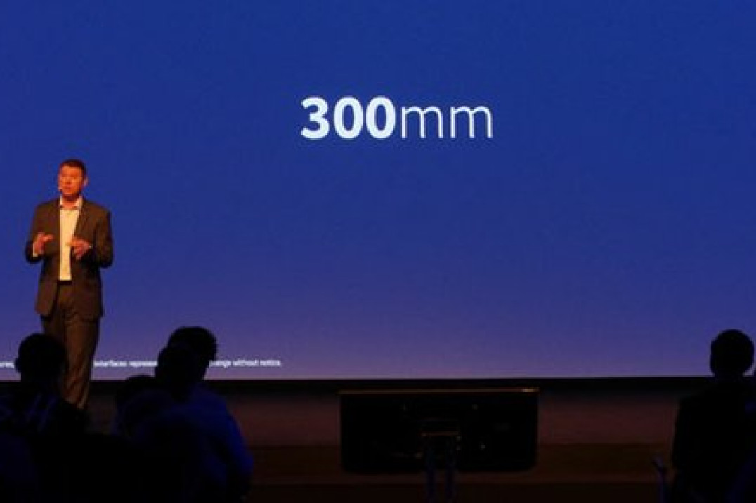Samsung NX 300 mm f/2,8 - zapowiedź produkcji