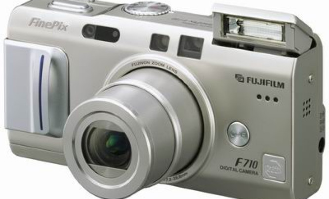  Fujifilm FinePix F710 Zoom - do pary