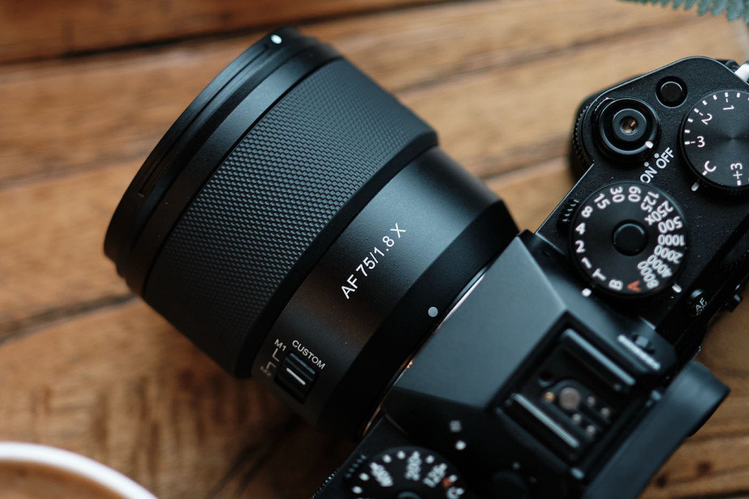 Samyang AF 75 mm f/1.8 do Fujifilm X - lekki, jasny i niedrogi obiektyw portretowy